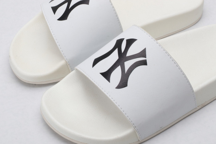GUCC SANDALS