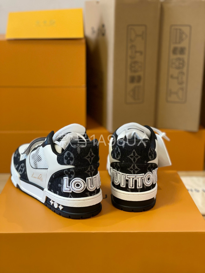 LV Trainer Sneaker