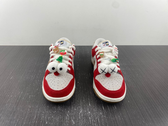 Nike SB Dunk Low 85 Christmas White Red Brown Green DO9457-112